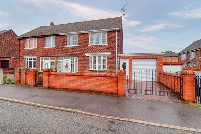 3 Bedroom Semi Detached House For Sale In Crowland Avenue, Scunthorpe, DN16