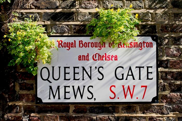 3 Bedroom Flat To Rent In Queens Gate Mews, South Kensington, London, SW7