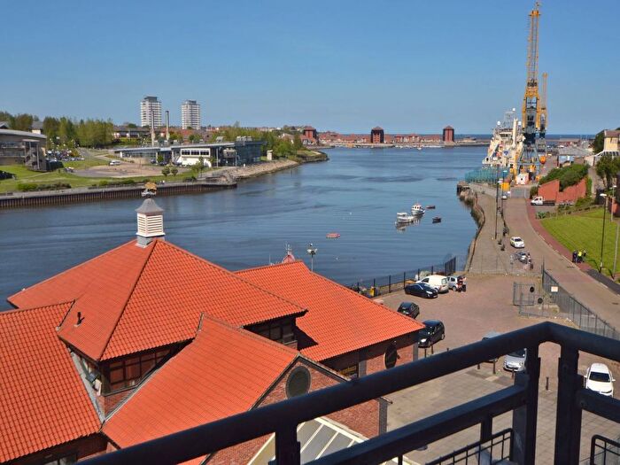 2 Bedroom Flat To Rent In River View, Tyne And Wear, Low Street, Sunderland, SR1