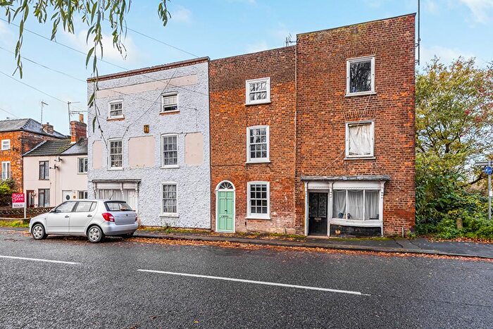 2 Bedroom Terraced House For Sale In London Road, Spalding, PE11