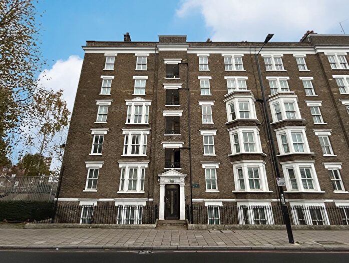 2 Bedroom Flat For Sale In Flat, Waleran Flats Kent Road, Southwark, London, SE1