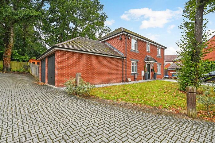 4 Bedroom Detached House For Sale In Oaklands Avenue, Rowlands Castle, PO9