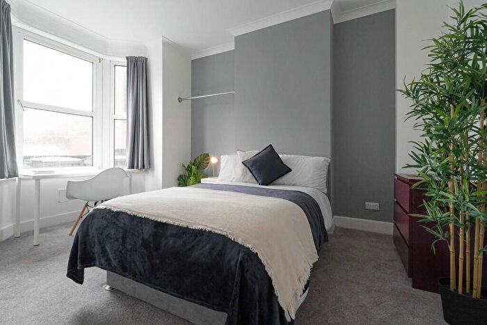 7 Bedroom Terraced House To Rent In Baileys Road, Southsea, PO5