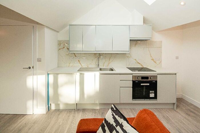 1 Bedroom Flat To Rent In Cuckoo Hall Lane, London, N9