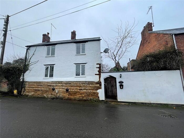 4 Bedroom Detached House To Rent In Chapel Lane, Flore, Northampton, Northamptonshire, NN7