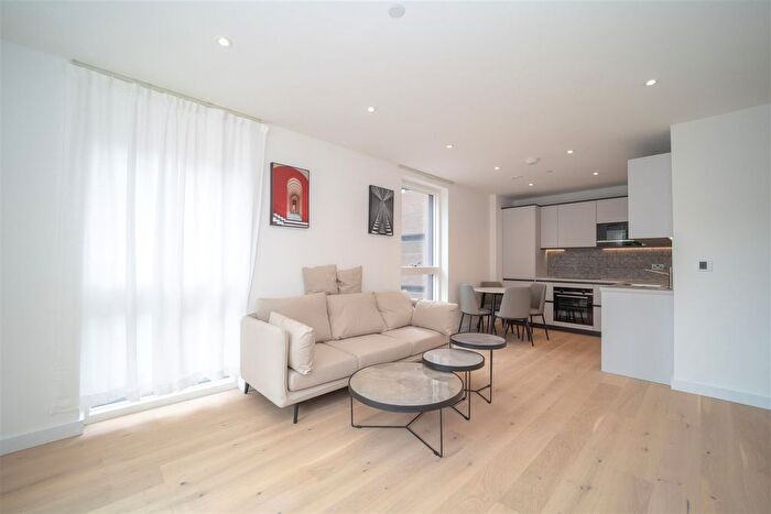1 Bedroom Flat To Rent In Broxburn House, Bathgate Place, London, W13