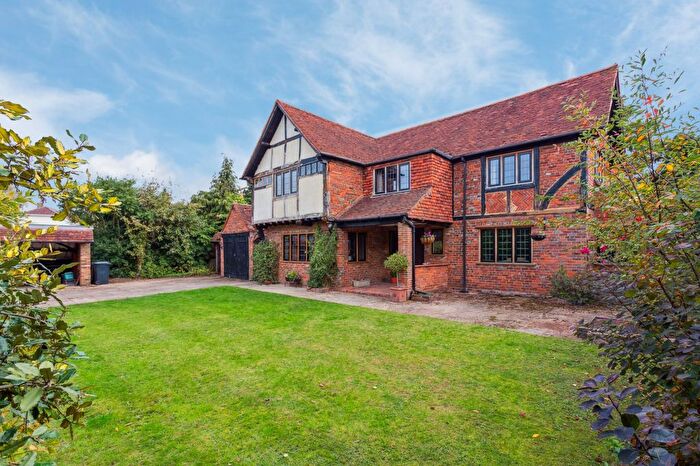 4 Bedroom Detached House For Sale In Copthall Corner, Chalfont St. Peter, Gerrards Cross, Buckinghamshire, SL9