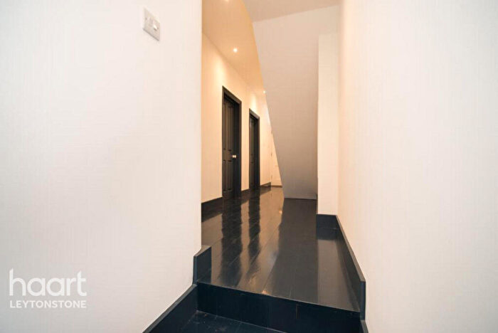 2 Bedroom Flat To Rent In Carr Road, London, E17