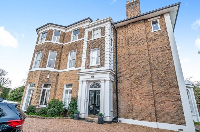 3 Bedroom Flat For Sale In Blackheath Park, Blackheath, London, SE3