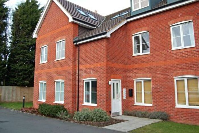 2 Bedroom Flat To Rent In Daneholme Close, Daventry, NN11