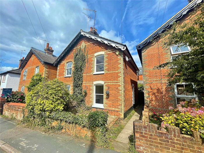 3 Bedroom Semi-Detached House To Rent In Cline Road, Guildford, Surrey, GU1