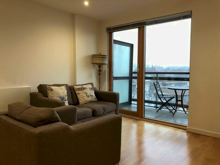 1 Bedroom Flat To Rent In Crown Point Road, Leeds, Uk, LS9