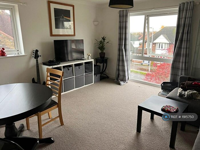 2 Bedroom Flat To Rent In Maryland Court, Kingston Upon Thames, KT1