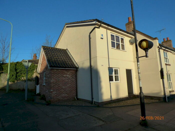 2 Bedroom End Of Terrace House To Rent In London Road, Beccles, NR34