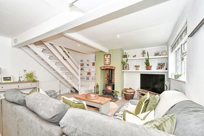 2 Bedroom Cottage For Sale In Bulford Road, Durrington, Salisbury, SP4