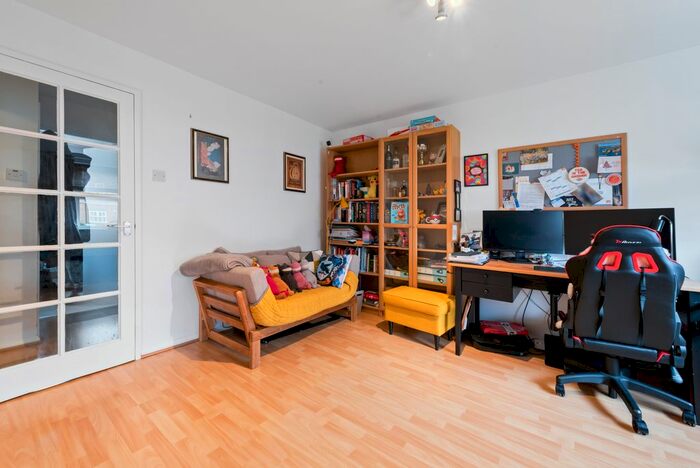 1 Bedroom Flat To Rent In Henry Doulton Drive, London, SW17