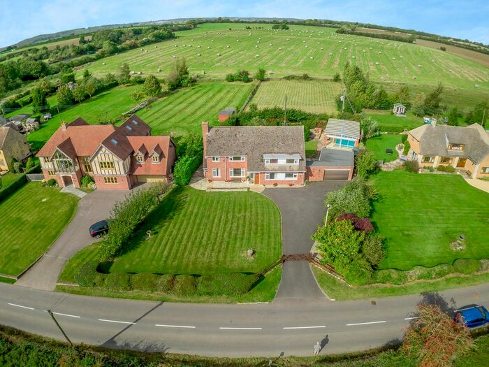 4 Bedroom Detached House For Sale In Luddington, Stratford-Upon-Avon, CV37