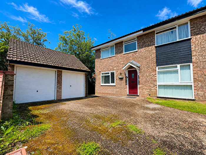 3 Bedroom Semi-Detached House For Sale In Western Approaches, Eastwood, SS2