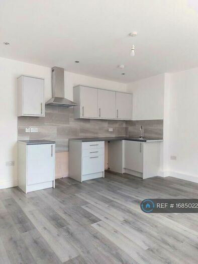 2 Bedroom End Of Terrace House To Rent In Bagley Lane, Farsley, Pudsey, LS28