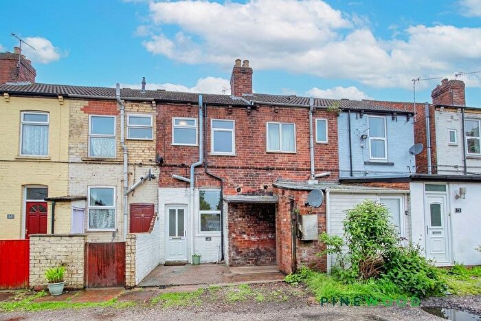 2 Bedroom Terraced House To Rent In Park Street, Chesterfield, S40