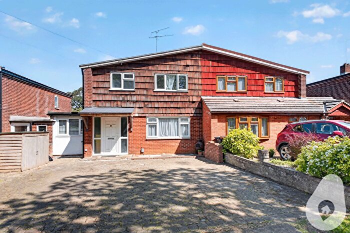 4 Bedroom Semi Detached House For Sale In Broadwater Crescent, Stevenage, Hertfordshire, SG2