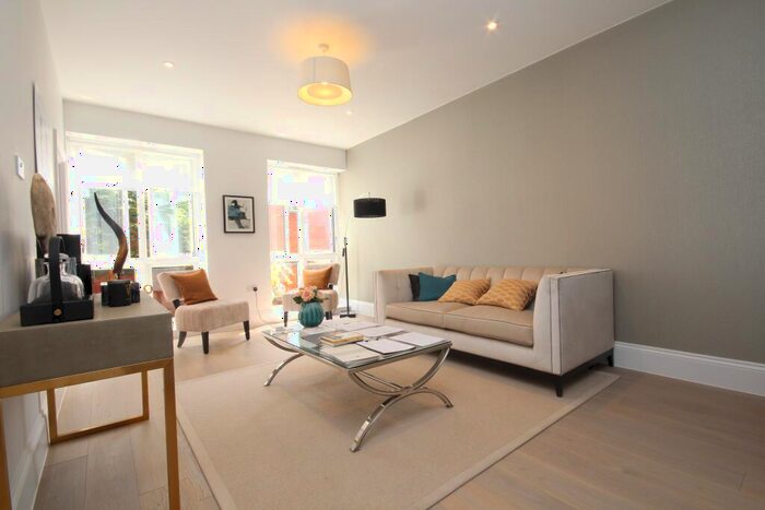 2 Bedroom Apartment To Rent In The Grove Bath Road Maidenhead, SL6