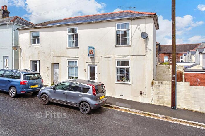2 Bedroom End Of Terrace House For Sale In South Street, Ryde, Isle Of Wight, PO33
