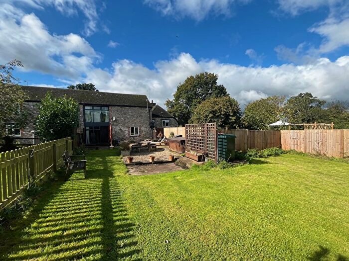 2 Bedroom Barn Conversion To Rent In Lowton, Taunton, TA3