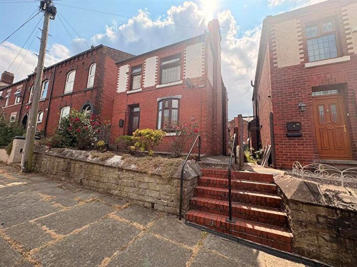 3 Bedroom Detached House For Sale In Cranworth Street, Stalybridge, SK15