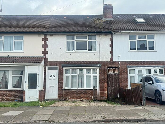 3 Bedroom Terraced House For Sale In Swainson Road, Northfield. Leicester, LE4