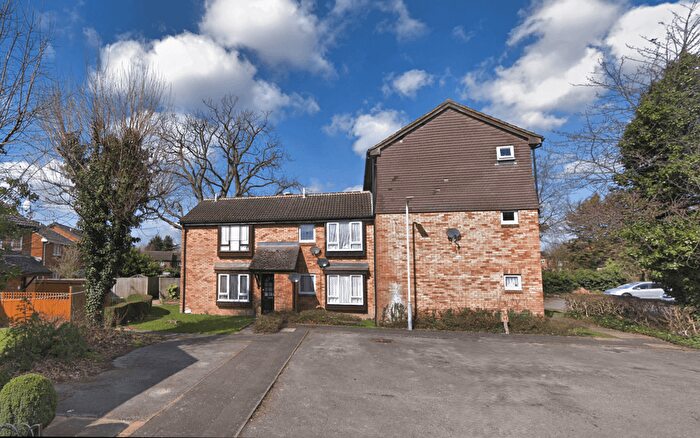 1 Bedroom Flat To Rent In Hambledon Close, Uxbridge, UB8