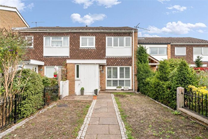 3 Bedroom Terraced House For Sale In Buckingham Gardens, West Molesey, Surrey, KT8