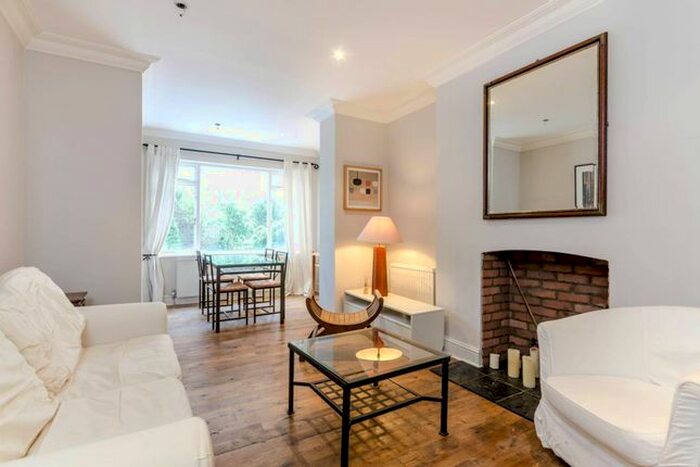 1 Bedroom Flat To Rent In Earls Court Road, Earls Court, London, W8