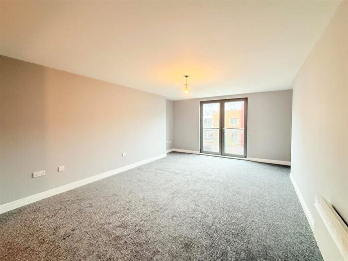 1 Bedroom Flat To Rent In Worsdell Drive, Gateshead, NE8