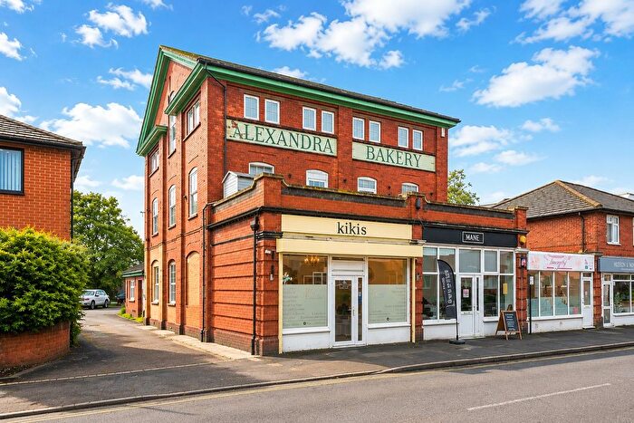 3 Bedroom Flat For Sale In Station Road, Southampton, SO19