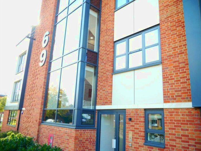 2 Bedroom Flat To Rent In Great North Road, Hatfield, AL9