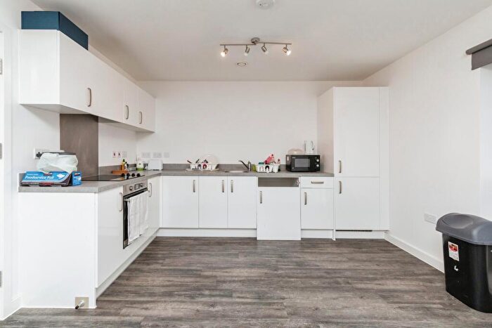 2 Bedroom Flat For Sale In Flatts Close, Bristol, BS34
