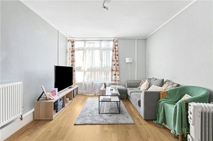 2 Bedroom Flat For Sale In Woking Close, Putney, SW15