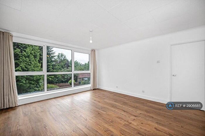2 Bedroom Flat To Rent In Caroline Court, London, SE6