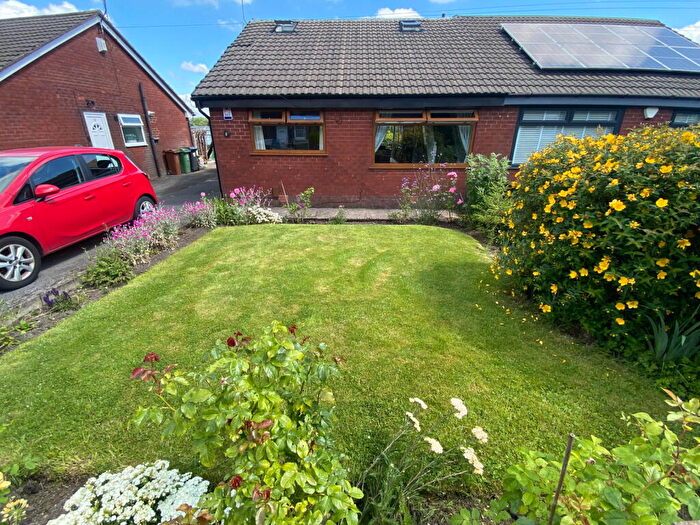2 Bedroom Semi-Detached Bungalow For Sale In Tilton Street, Watersheddings, Oldham, OL1