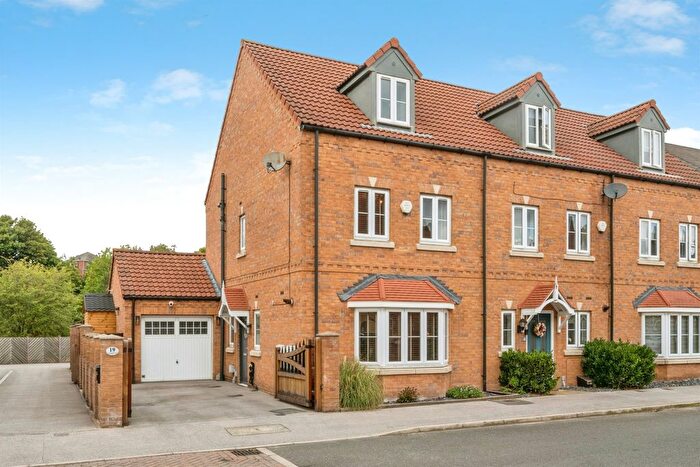 4 Bedroom Semi-Detached House For Sale In Canalside View, Kilnhurst, Mexborough, S64