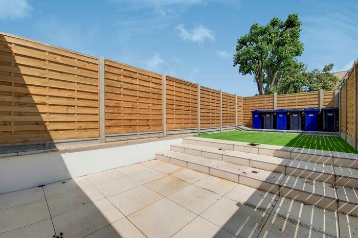 3 Bedroom Apartment To Rent In The Drive, *Private Garden*, NW11