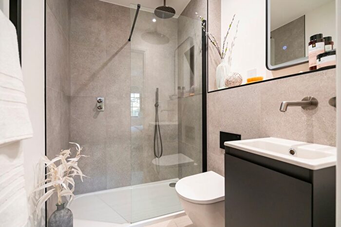 3 Bedroom Terraced House For Sale In Connaught Place, Brockenhurst, SO42