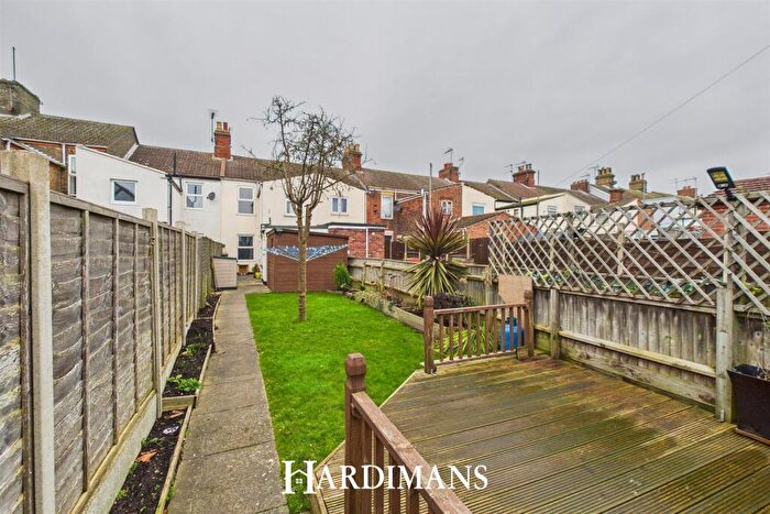 3 Bedroom Terraced House For Sale In Raglan Street, Lowestoft, NR32