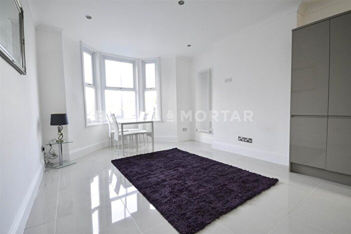 2 Bedroom Flat To Rent In Salters Road, Gosforth, Newcastle Upon Tyne, NE3