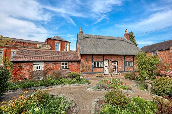 2 Bedroom Cottage For Sale In Shenton Lane, Market Bosworth, CV13