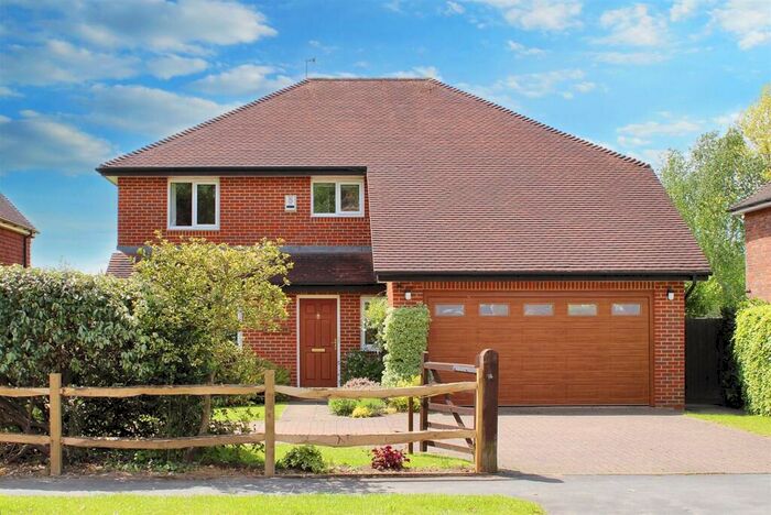 4 Bedroom Detached House To Rent In New Park Road, Cranleigh, GU6