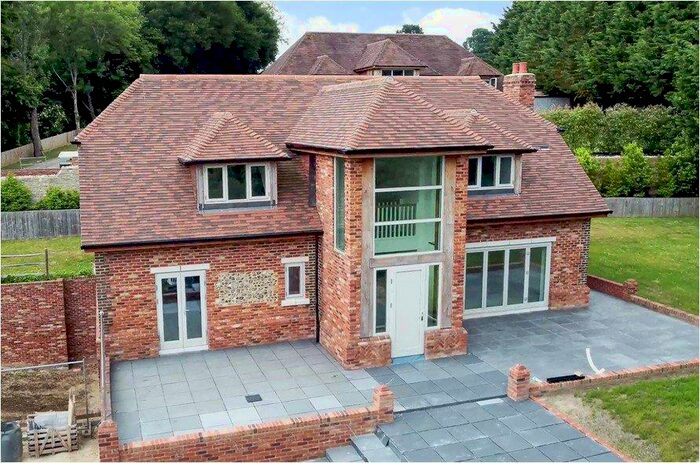 4 Bedroom Detached House For Sale In Kings Hill, Beech, Alton, GU34