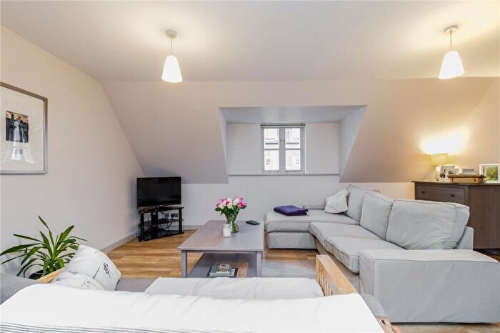 2 Bedroom Apartment To Rent In St Thomas Street, Oxford, OX1