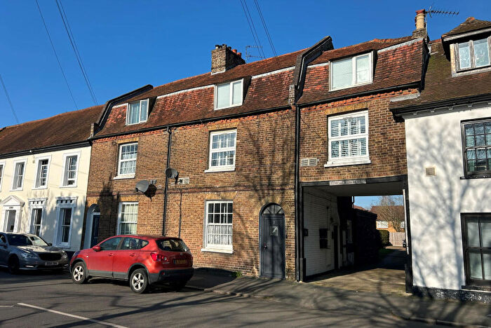 1 Bedroom Apartment For Sale In Colnbrook, Share Of Freehold, SL3